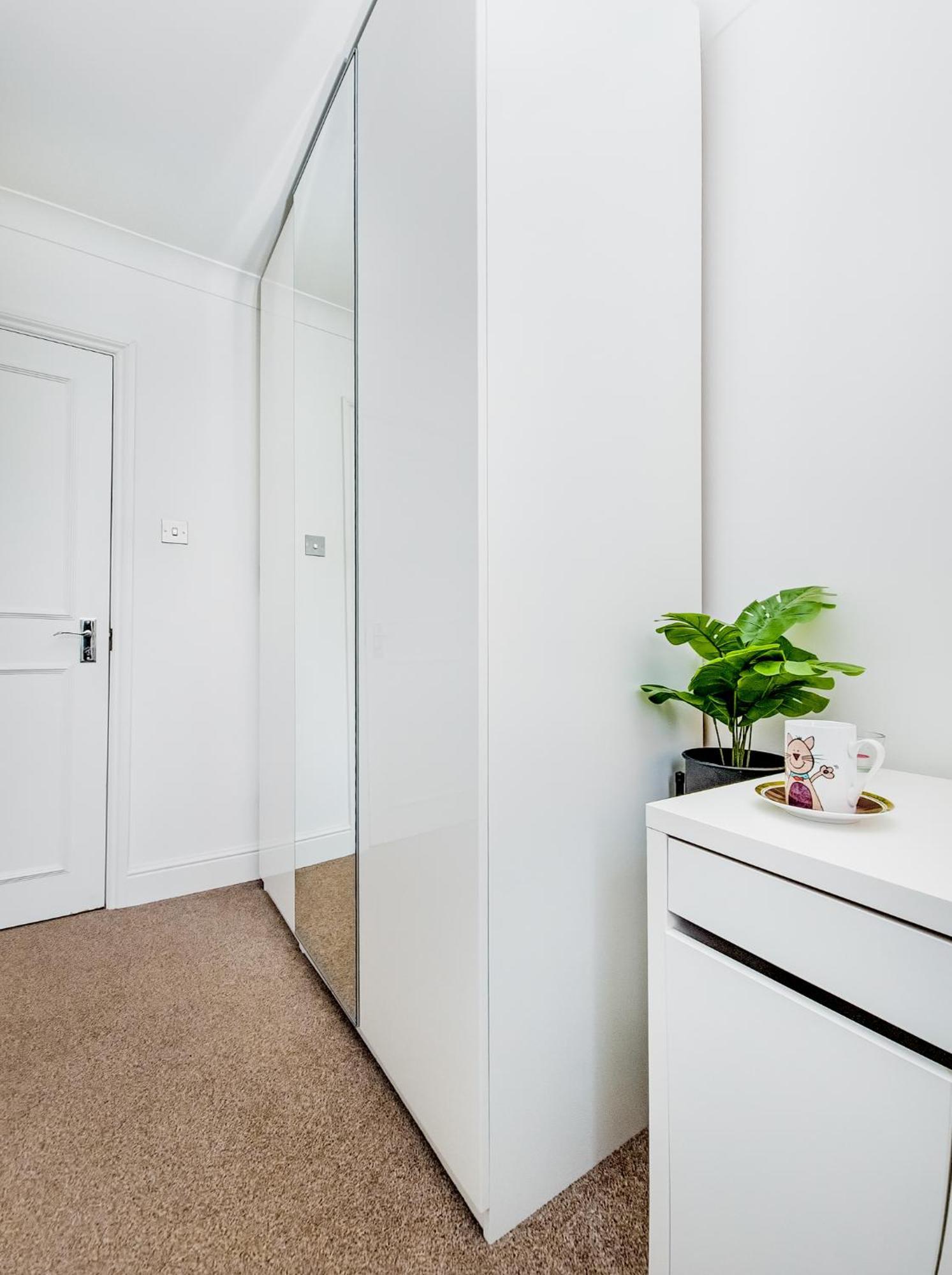 New Southgate Charming London Home, Opp Arnos Grove Underground Station, Parking מראה חיצוני תמונה