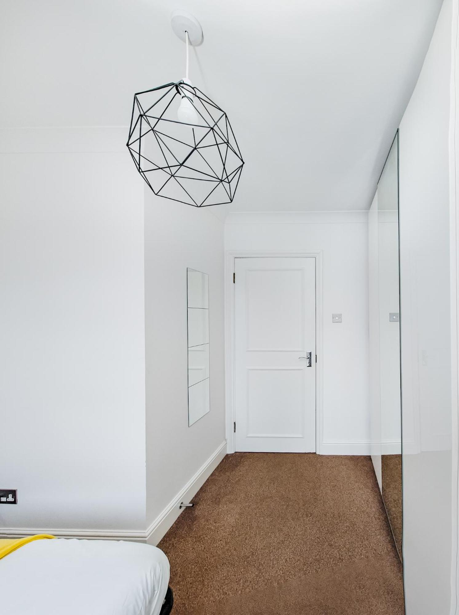 New Southgate Charming London Home, Opp Arnos Grove Underground Station, Parking מראה חיצוני תמונה