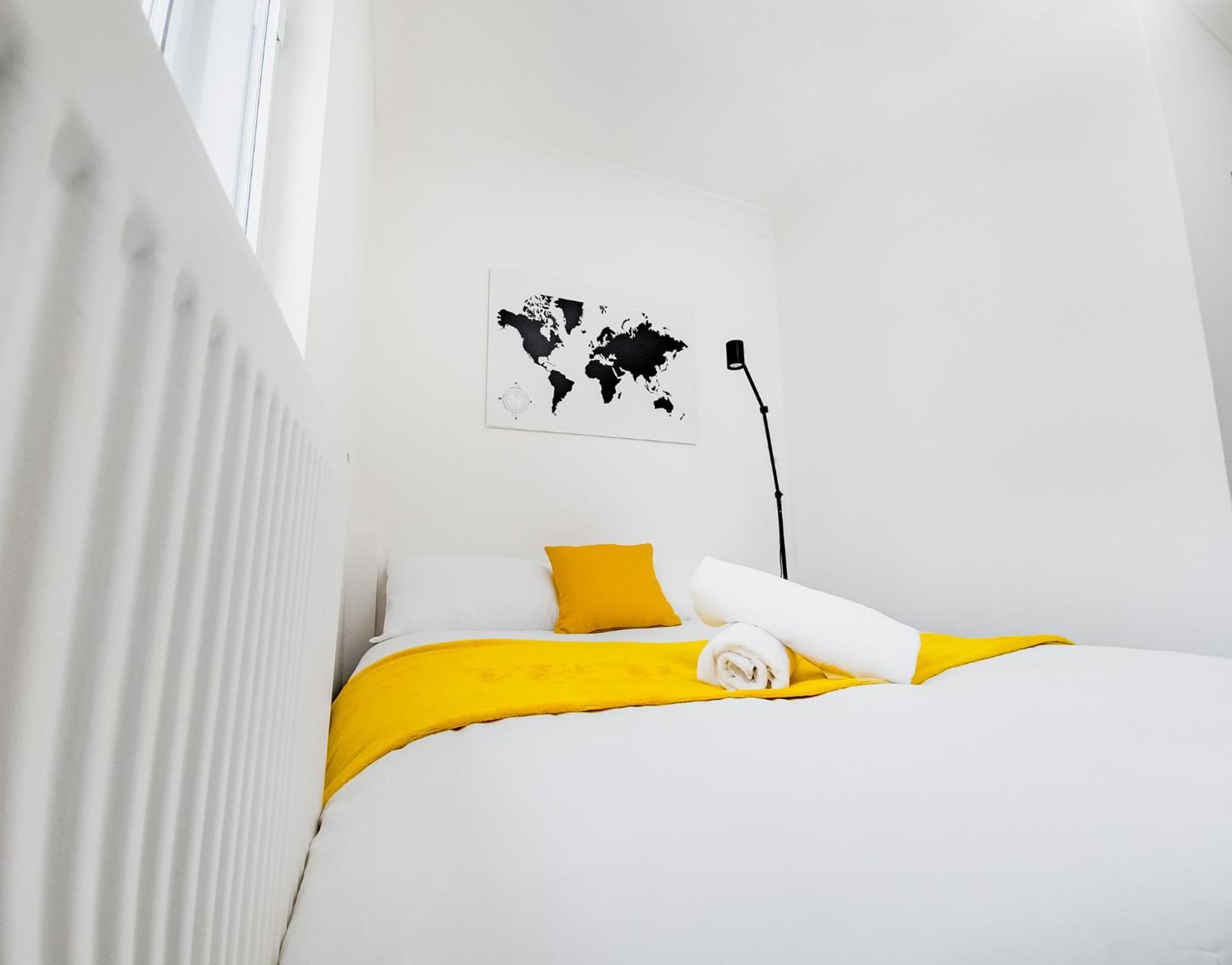 New Southgate Charming London Home, Opp Arnos Grove Underground Station, Parking מראה חיצוני תמונה
