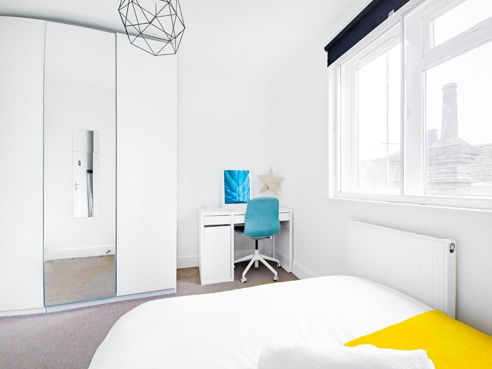 New Southgate Charming London Home, Opp Arnos Grove Underground Station, Parking מראה חיצוני תמונה